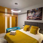 Alma De Malaga 2Br Stay With Art History & Comfort In The Heart Of The City