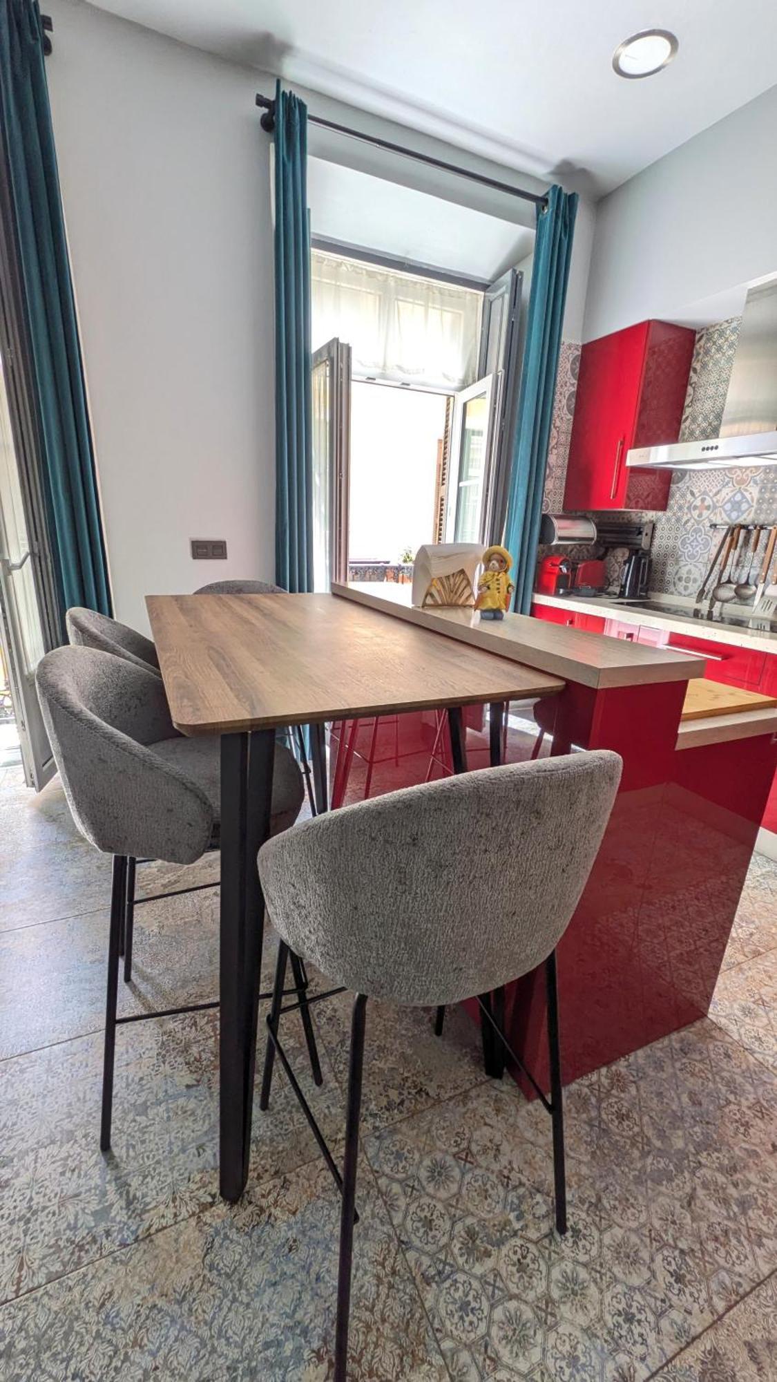 Lejlighed Alma De 2br With Art History & Comfort In The Heart Of The